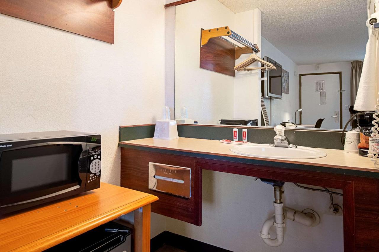 Econo Lodge Кент Экстерьер фото